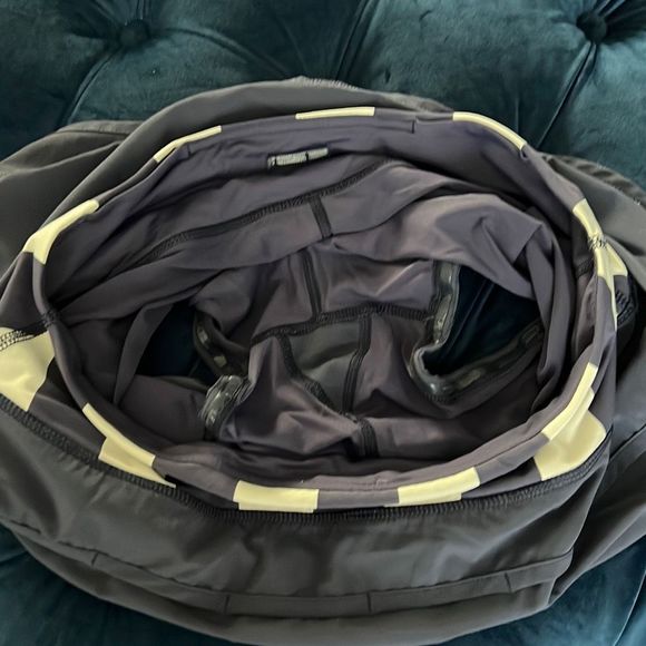 Lululemon Hotty Hot Skirt Stretch Cadet Blue Steep Stripe Cadet Blue size 8 - Picture 8 of 9